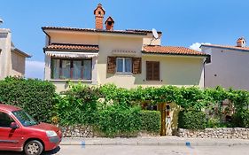 Apartments Nada - 150 M From Sea